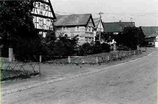 Dorfplatz in Mittelaschenbach bis 1987