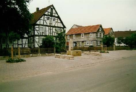 Dorfplatz in Mittelaschenbach ab 1988